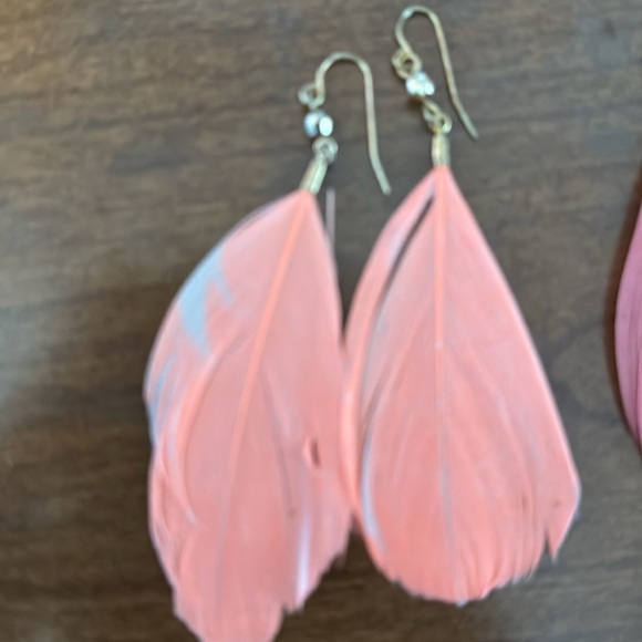 Set of 2Pairs of Real Feather Earrings - Picture 2 of 3